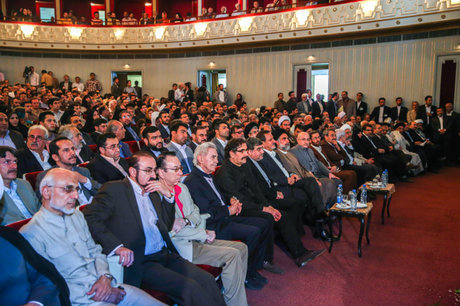 حاشیه نگاری اولین دیدار رسمی وزیر ارشاد با هنرمندان